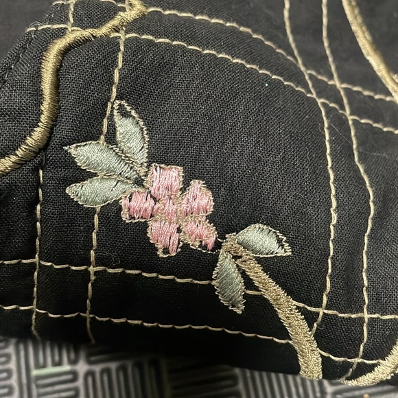 vintage black embroidered vest size medium - Picture 6 of 7